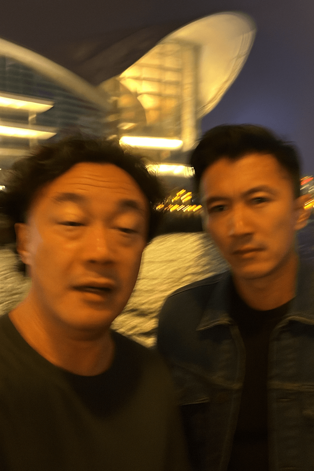 “极其普通”的苹果手机自拍