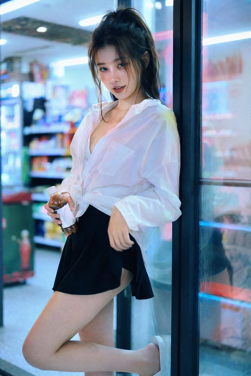 便利店霓虹人像